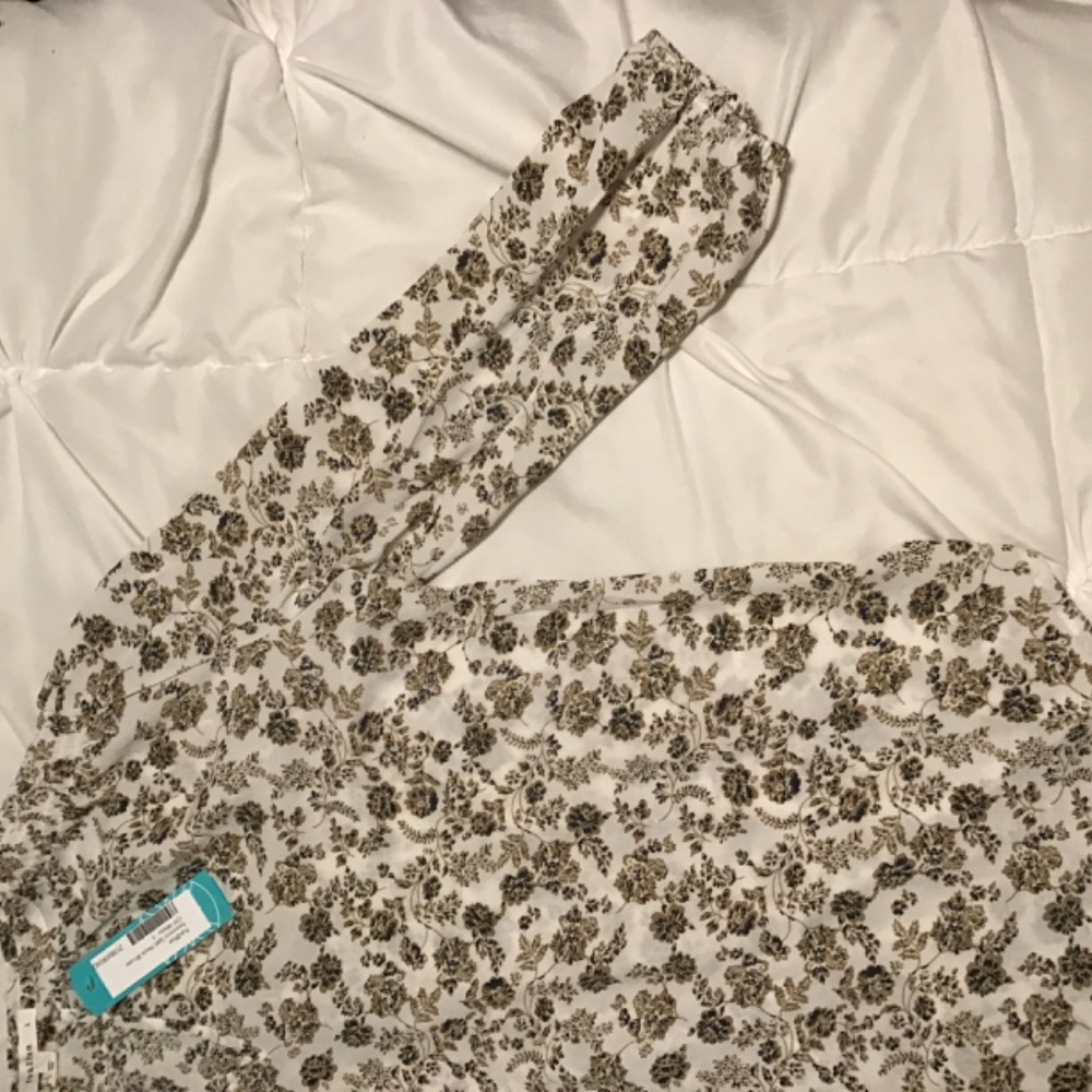 Fun2Fun split-neck blouse, Size large - Picture 2 of 6